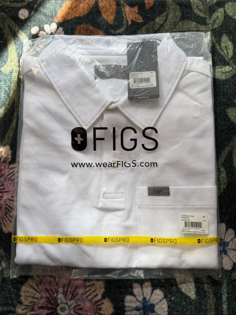Men’s FIGS Technical Pique Scrub Polo White Size Medium NWT
